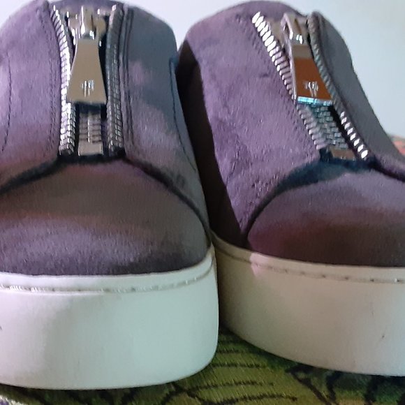 Frye Women's Lena Zip Low Sneaker - Size 8 - Picture 5 of 9